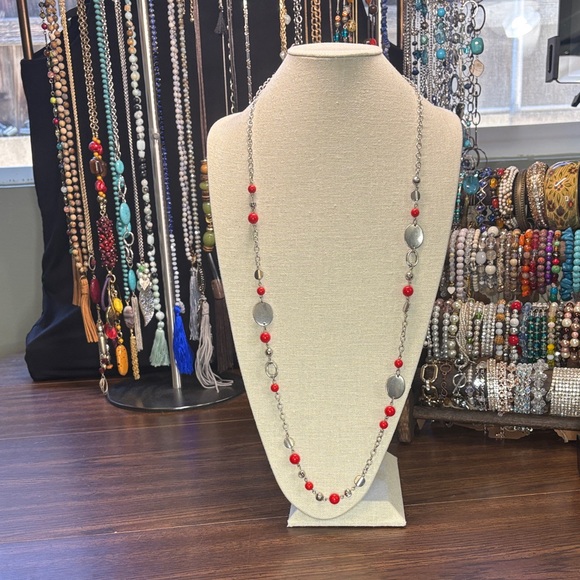 Chic Red and Silver Beaded Necklace - Picture 1 of 6